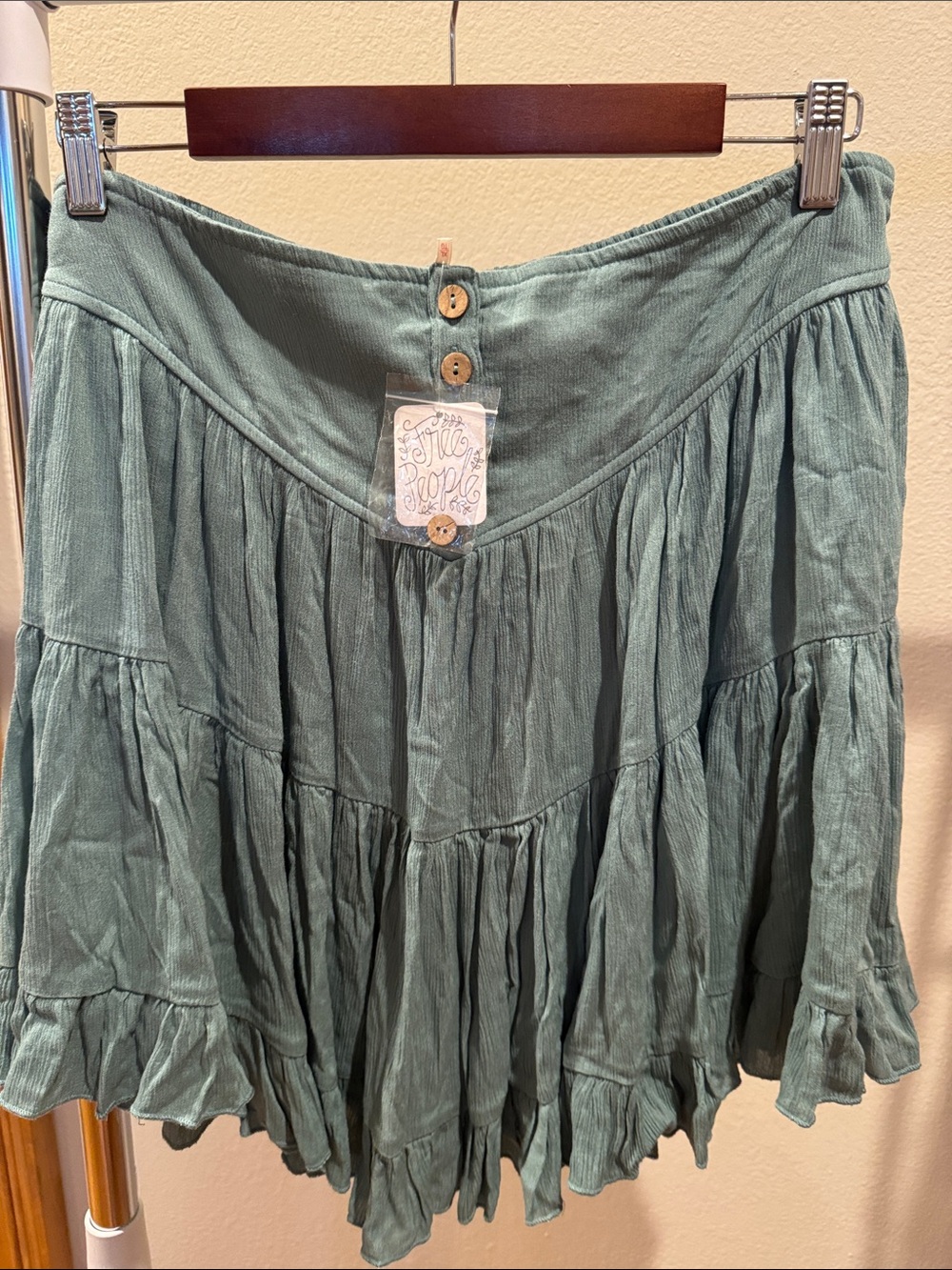 New With Tags, FREE PEOPLE Ruffle Skirt! Sz XL